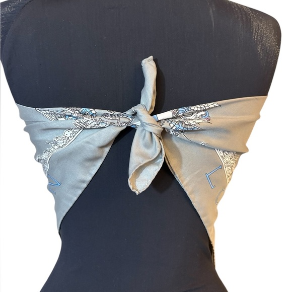 Gray and Blue London Themed Scarf - Picture 13 of 15